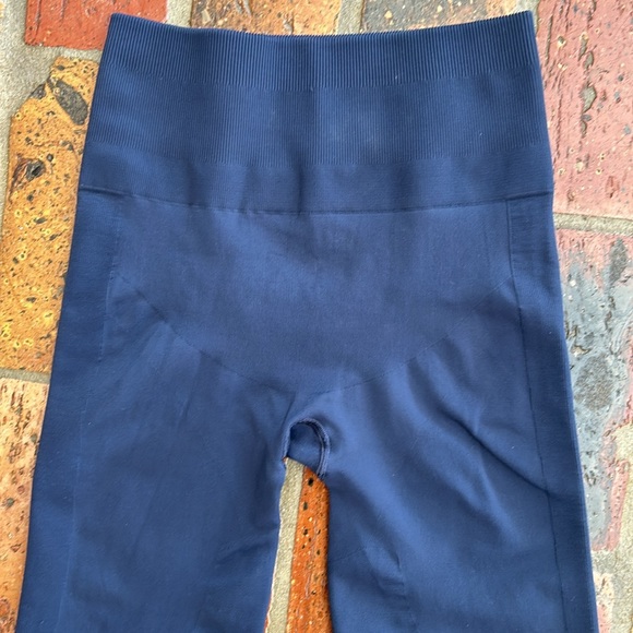 Lululemon Zone In Tight sz6 - Picture 4 of 13